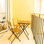 Rent a room of 140 m² in valencia