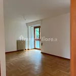 Affitto 5 camera appartamento di 137 m² in Padua