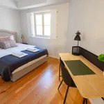 Rent 2 bedroom apartment in Porto