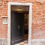 Rent 2 bedroom apartment in Venice