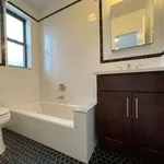 Rent 3 bedroom apartment in Astoria