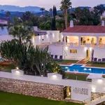 Rent 3 bedroom house of 1200 m² in Marbella