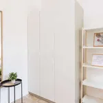 Rent a room in milan