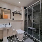 Rent 2 bedroom flat in Salford