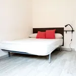 Rent a room of 150 m² in valencia