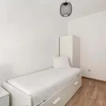 Rent 5 bedroom apartment of 120 m² in Porto