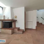 Rent 5 bedroom house of 140 m² in Arezzo