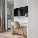 Rent 4 bedroom apartment of 89 m² in paris