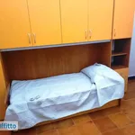 Affitto 5 camera appartamento di 120 m² in Palermo