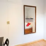 Rent a room of 120 m² in madrid