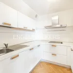 Pronajměte si 3 ložnic/e byt o rozloze 131 m² v Prague