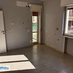 Affitto 1 camera appartamento di 85 m² in Naples