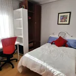 Rent 3 bedroom apartment of 90 m² in Oviedo