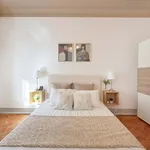 Rent a room of 209 m² in Lisboa