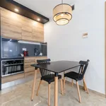 Rent 1 bedroom apartment of 484 m² in Valencia