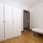 Rent a room of 210 m² in madrid