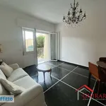 Affitto 3 camera appartamento di 81 m² in Genoa