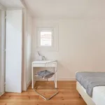 Rent 4 bedroom apartment in lisbon