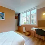 Louez une chambre de 270 m² à Clamart