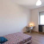 Rent a room of 80 m² in milan