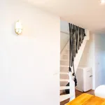 Appartement de 300 m² avec 1 chambre(s) en location à Lyon