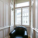 Rent 5 bedroom apartment of 135 m² in Capital City of Prague