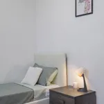 Rent 6 bedroom apartment in Milan