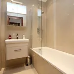 Rent 3 bedroom flat in London