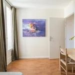 Rent 4 bedroom apartment in Paris