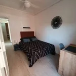 Rent a room of 110 m² in valencia