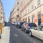 Rent a room of 80 m² in lisbon