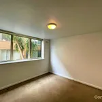 Rent 2 bedroom apartment in East Melbourne