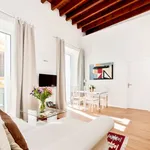 Rent 2 bedroom apartment of 646 m² in Seville