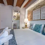 Rent 2 bedroom apartment of 54 m² in barcelona