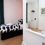 Rent 3 bedroom apartment of 89 m² in Cardiff