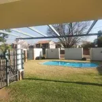 Rent 2 bedroom apartment of 92 m² in Benoni