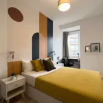 Rent a room of 102 m² in barcelona