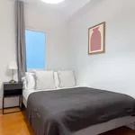 Rent 4 bedroom apartment of 98 m² in barcelona