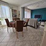 Appartement de 67 m² avec 4 chambre(s) en location à Limay