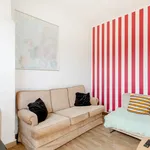 Rent a room of 200 m² in Coimbra