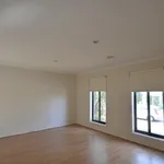 Rent 4 bedroom house in Cranbourne North