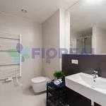 Pronajměte si 4 ložnic/e byt o rozloze 95 m² v Prague