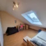 Reizende 4 Zimmer-DG-Wohnung mit Balkon, Garage und EBK in Kahl!