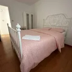 Rent 4 bedroom apartment in Barcelona