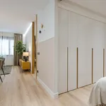 Rent 4 bedroom apartment of 65 m² in Madrid