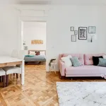 Pronajměte si 2 ložnic/e byt o rozloze 85 m² v Prague