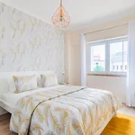 Rent 3 bedroom apartment in Lisbon