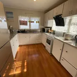 Rent 3 bedroom house in Kaipātiki