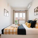 Rent 2 bedroom apartment of 79 m² in Porto