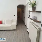 Affitto 6 camera appartamento di 114 m² in Genoa